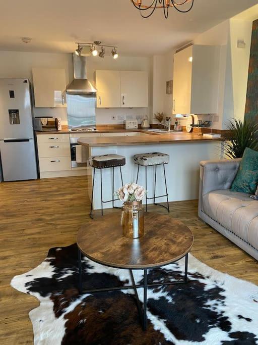 Luxury Riverfront Apartment Newport  Dış mekan fotoğraf