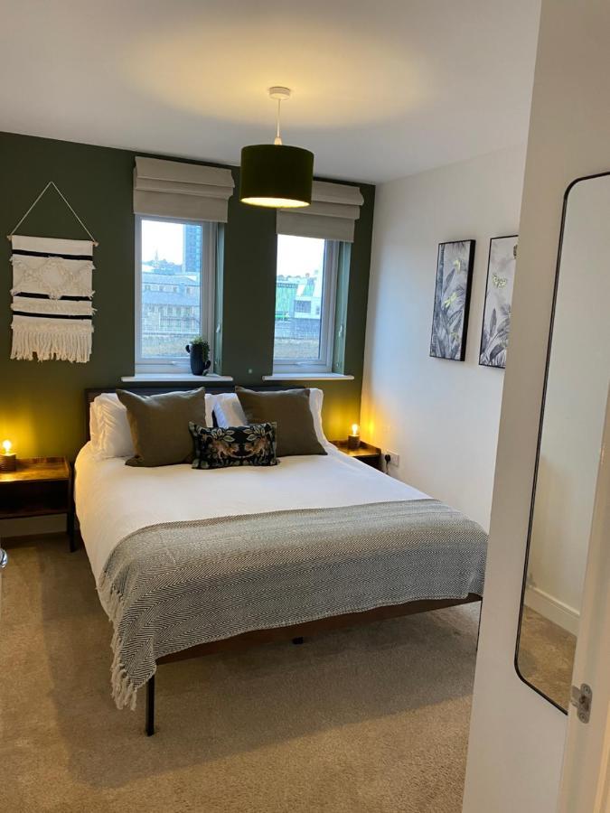 Luxury Riverfront Apartment Newport  Dış mekan fotoğraf